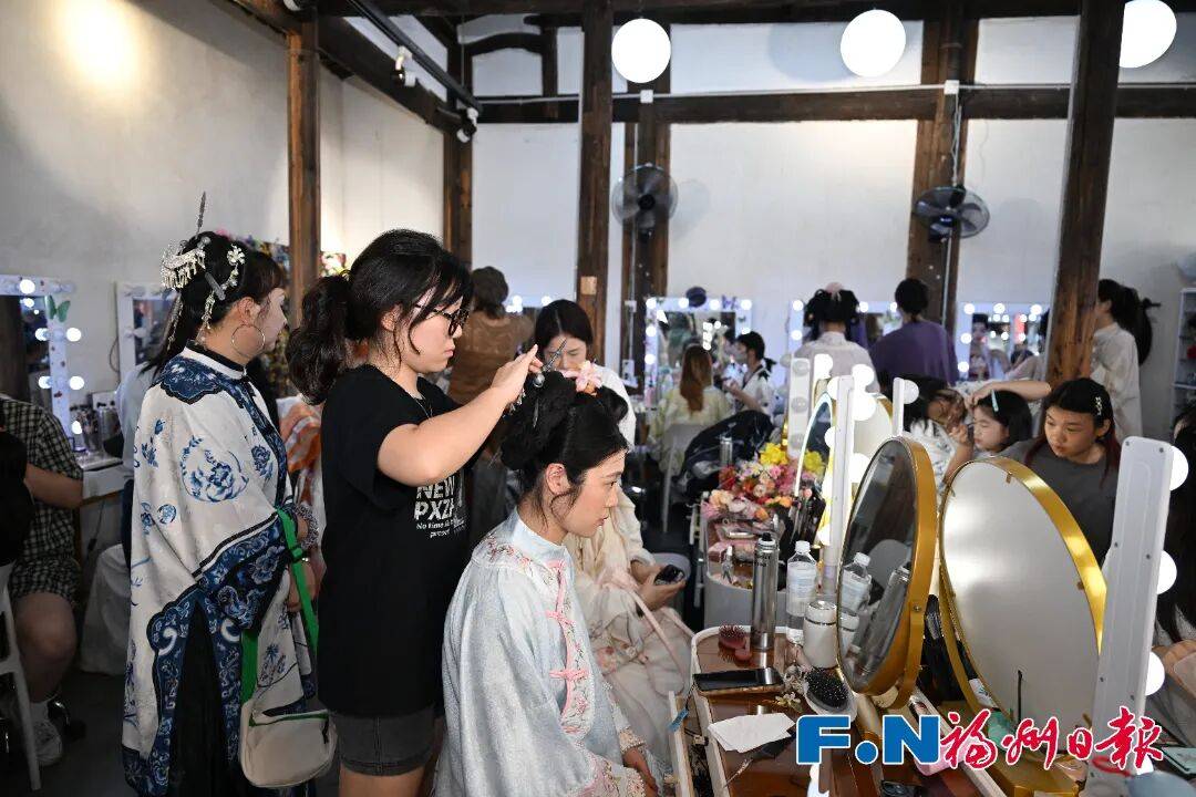 圈营业额涨了……这个假期福州上大分！AG真人网游客增加、文创品卖爆、商